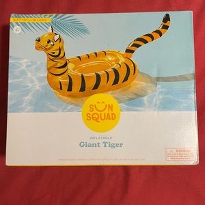 Inflatable giant tiger